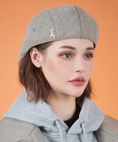 Studded Logo Retro Wool Beret Beige